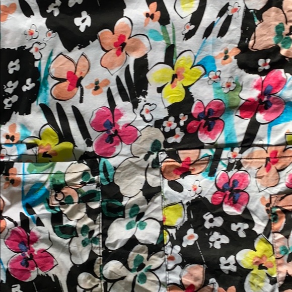 Women’s scrub top - Picture 2 of 3